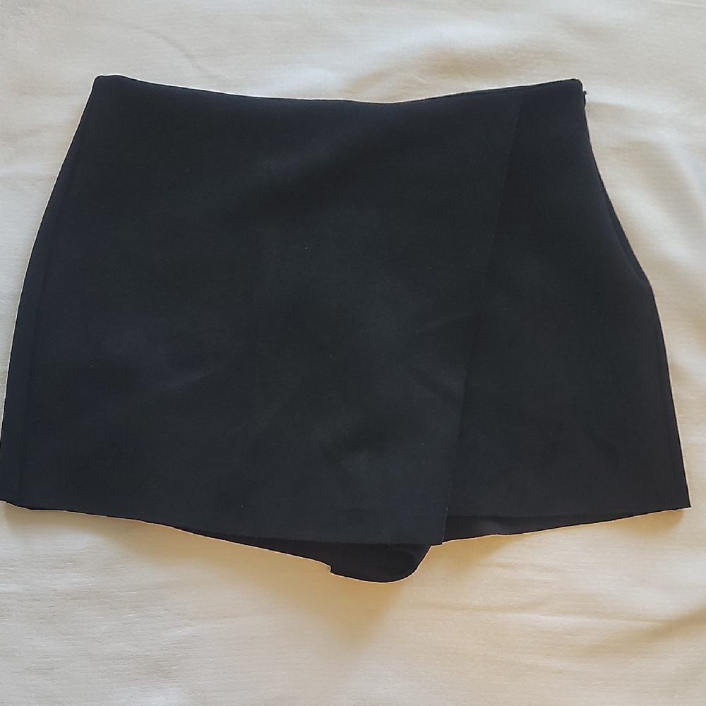Black Mini Skirt - Picture 1 of 7